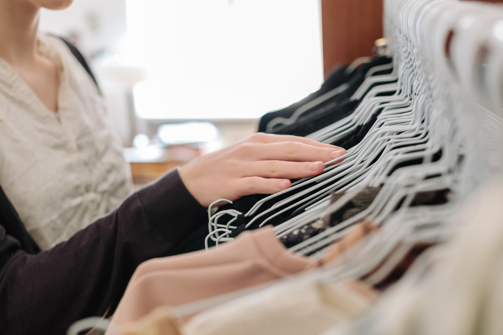 Read more about the article Empresa de vestuário vai ressarcir empregados por exigência de “dress code” em suas lojas